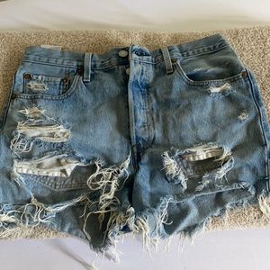 Levi’s shorts